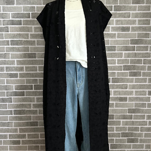 真夏でも涼しい刺繍レースローブジレロングカーディガン
