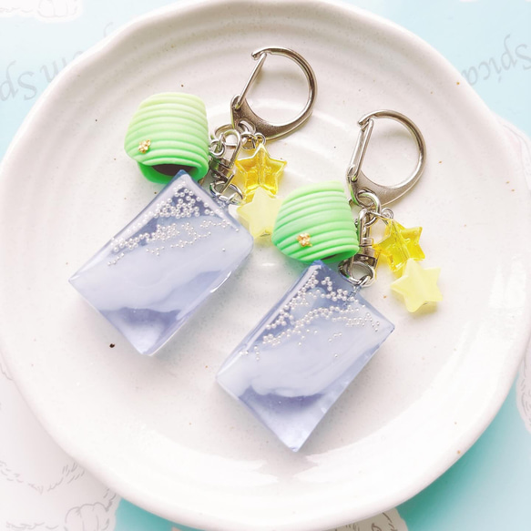 天の川ゼリーの和菓子キーホルダー フェイクスイーツ 練り切り 樹脂粘土 七夕 1枚目の画像