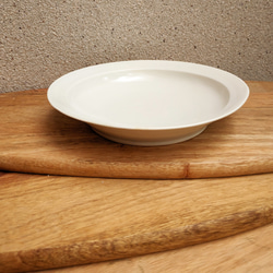 カレー皿 スープ皿 白マット磁器 深め中皿【フラット縁｜20mm幅】具だくさんシチューやコブサラダなどに 4枚目の画像