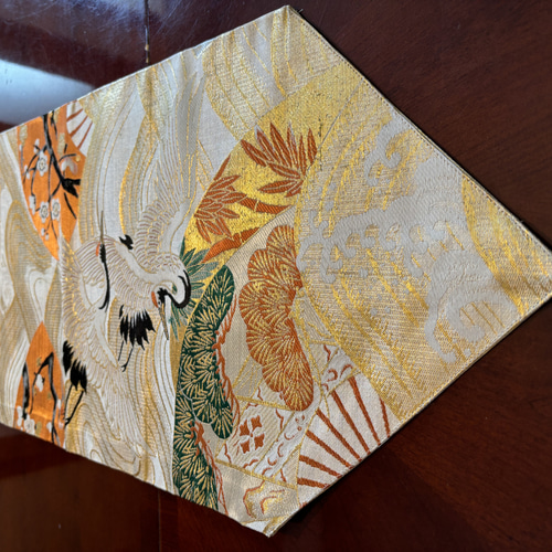 2657花嫁衣装の丸帯で作ったタッセル付正絹テーブルランナー 帯