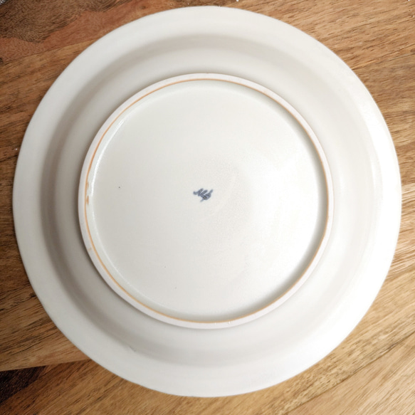 中皿20cm 白マット磁器 【フラット縁｜18mm幅】ソテーやサラダなどに 6枚目の画像