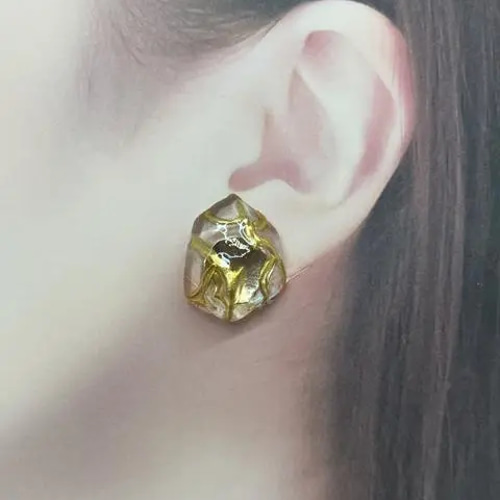 ハンドメイド レジン》ゴールドラインイヤリング H-133 イヤリング