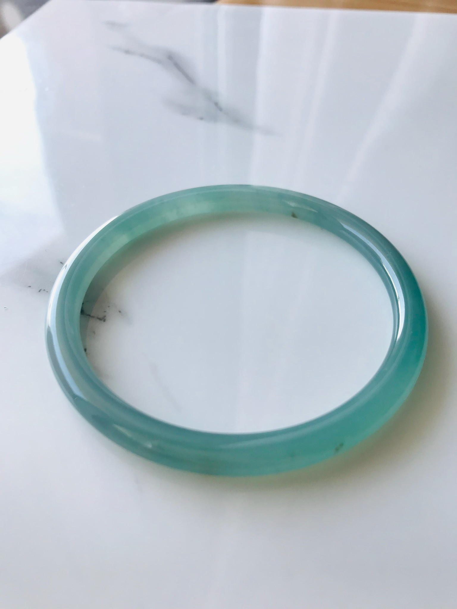 翡翠　ジェイド　バングル　薄いブルー　62 B1810-0112】ジェイド 翡翠 ヒスイ バングル 一点もの 希少