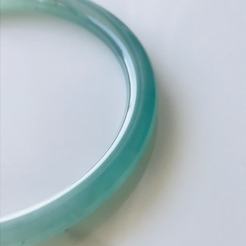 翡翠　ジェイド　バングル　薄いブルー　62 B1810-0112】ジェイド 翡翠 ヒスイ バングル 一点もの 希少