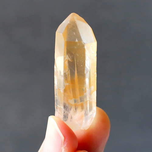 ゴールデンヒーラー クォーツ 原石 水晶 鉱物 希少石 天然石