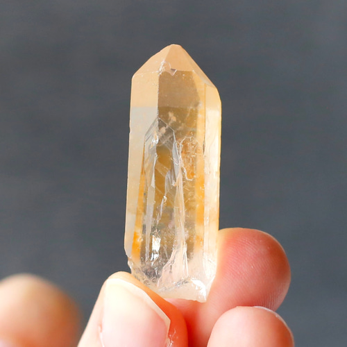 ゴールデンヒーラー クォーツ 原石 水晶 鉱物 希少石 天然石