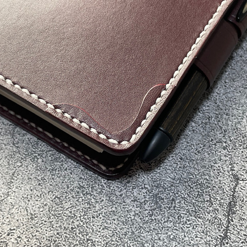 あや様　ケース　オーダー品 手縫】ミドリhibino手帳用A6ワインレッド本革カバー（角花飾）2