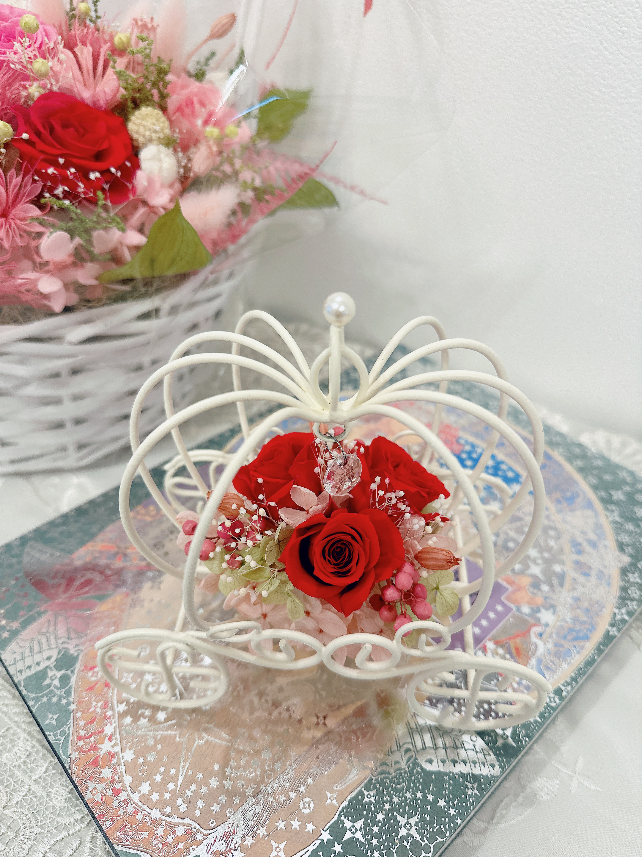 【ワイヤーシリーズ】シンデレラ馬車 赤 バラ  可愛い バレンタイン 誕生日 母の日 ウエディング ギフト プリザーブド