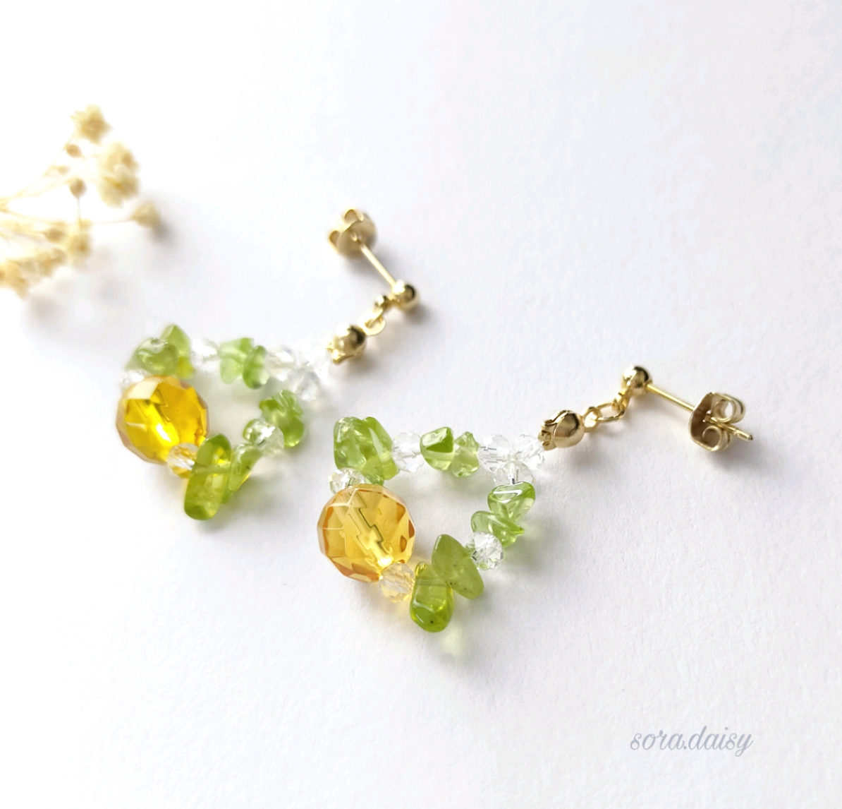 合成シトリン・ペリドットの天然石スタッドピアス（イヤリング