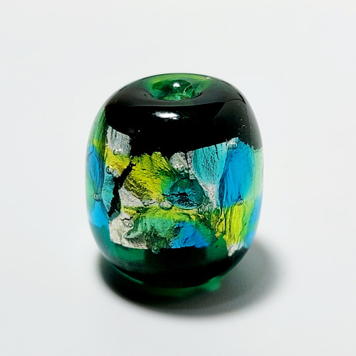 SALE＊純銀箔入りとんぼ玉＊緑＊トンボ玉＊蜻蛉玉＊ガラスビーズ