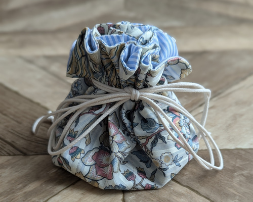 まるもち⑅︎◡̈︎* 　エプロン　ハンドメイド　リバティー まるもち⑅︎◡̈︎* 様 専用 エプロン ハンドメイド リバティー 【専用