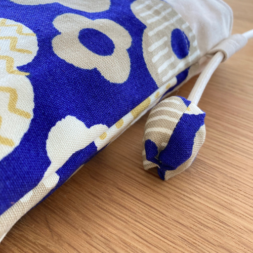 ちょっと大きめLサイズ お菓子みたいな花柄⭐️布製ポシェット【全3色