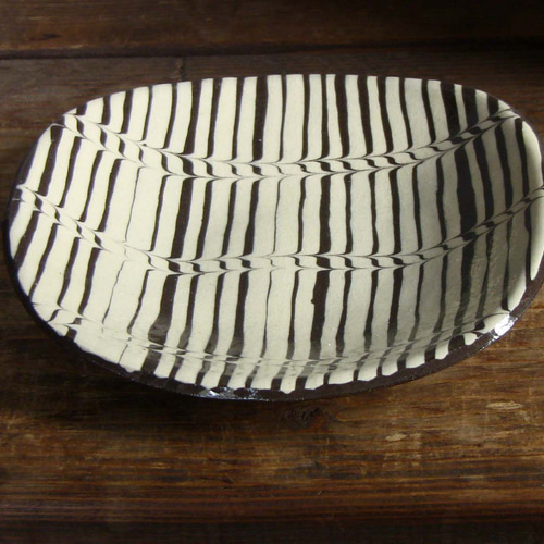 スリップウェア長角皿 中皿 moiwagama 通販 17893368｜Creema(クリーマ)