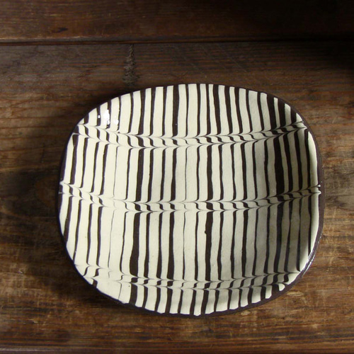 スリップウェア長角皿 中皿 moiwagama 通販 17893368｜Creema(クリーマ