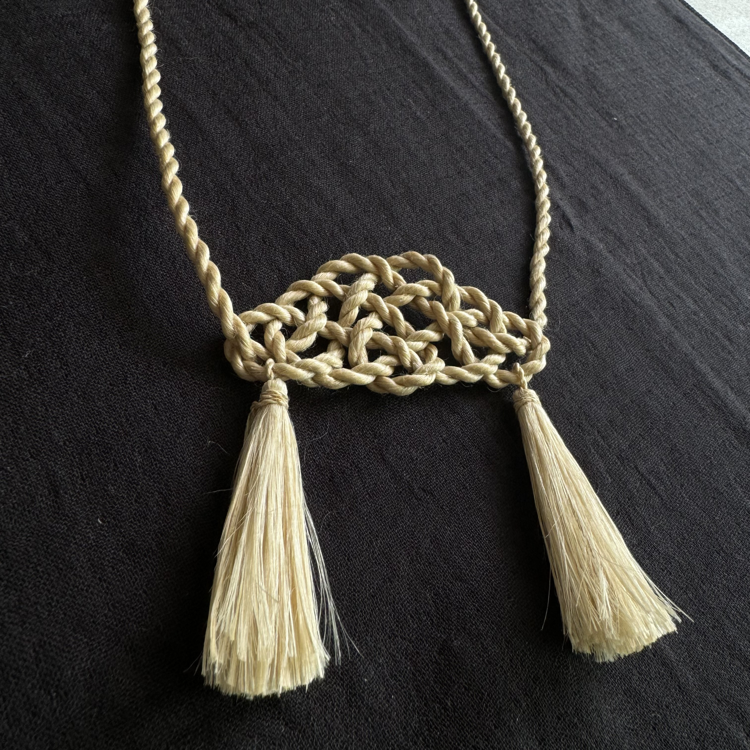 大麻飾り 首飾り　松結び