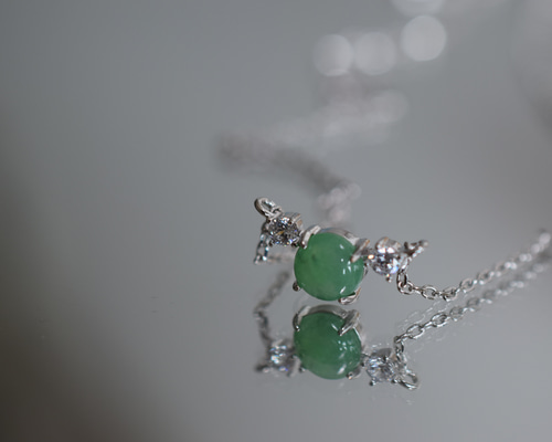 ミャンマー産本翡翠　瑞々しい爽やかな翡翠ネックレス　鑑定書付き 5月の誕生石 ☆ ミャンマー産 本翡翠 ネックレス 【龍】 個別