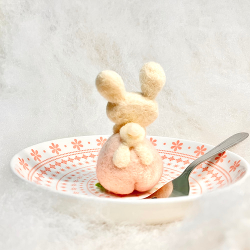 送料無料】ほっこりうさぎのマスコット（桃）かわいい 羊毛フェルト