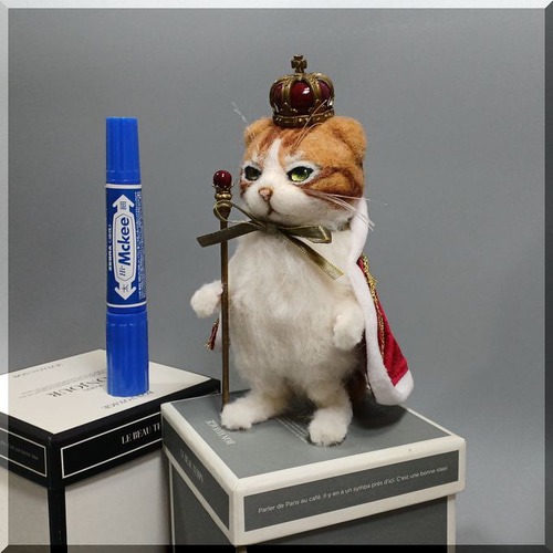 羊毛フェルト 猫 猫の王様 ハチワレ猫さん ねこ ネコ 猫