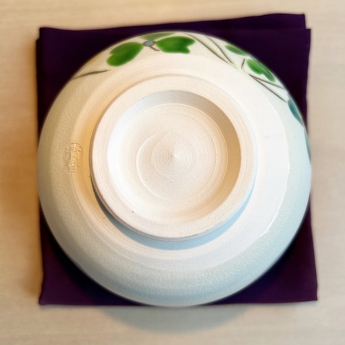 茶道具 色絵 クローバー茶碗 抹茶椀 紙箱 色絵 クローバーとシロツメクサ 抹茶茶碗 茶碗・めし碗 清香〜きよか