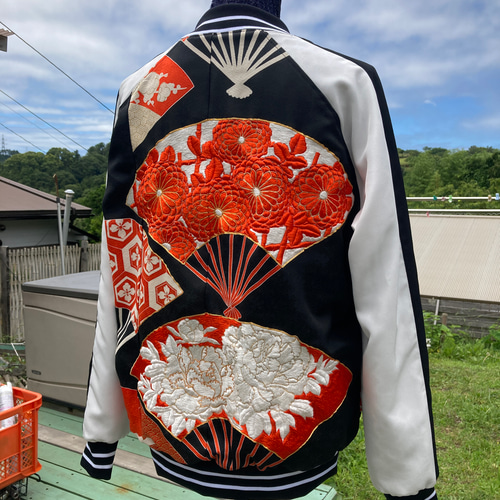 オーダー品】着物リメイクスカジャン リバーシブル 振袖 扇柄 横 オーダー品】着物リメイクスカジャン リバーシブル 振袖 扇柄 横