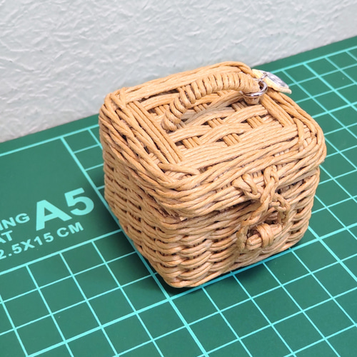 ミニバスケット　ハンドメイドクラフトバンド クラフトバンドで作る ミニかごバスケット 【Craft band】 - YouTube