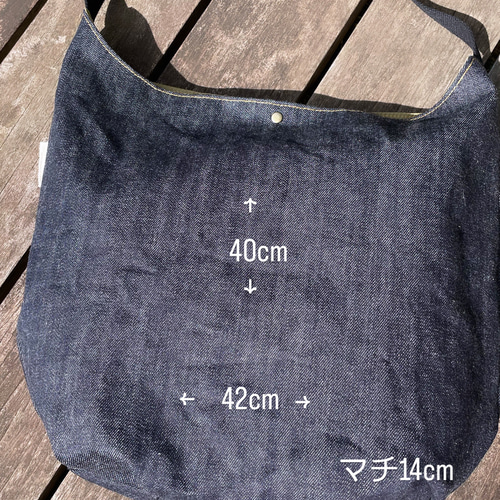 HANA ラウンドバッグ ラウンドバッグ ブラック | 日立建機日本グッズストア