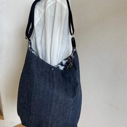 デニム ラウンドショルダーMサイズ Hana*Hana トートバッグ Hana