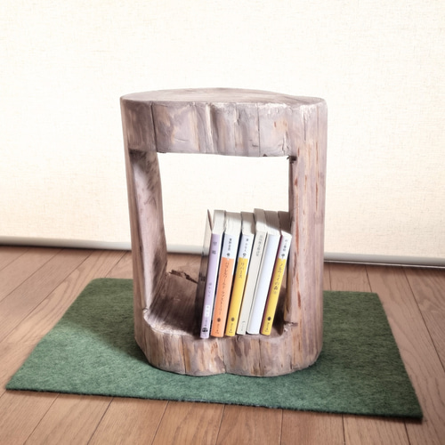 荒削りアンティーク塗装・東濃ひのきくり抜きスツール・オーガニック  