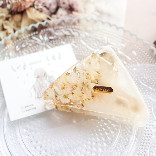 レジン ヘアクリップ　花柄　リバティ  チャイブ　ハンドメイド ⌇⌇ w a v e h a i r c l i p ⌇⌇ ⁡ ⁡ ⁡ ⁡ #ハンドメイド