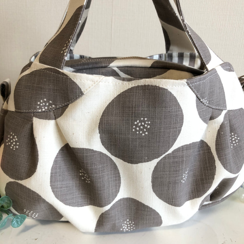 ラウンドバック アンパン柄 あおりタイプ トートバッグ tumugi 通販  