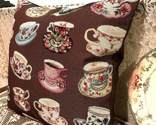 スペイン製ゴブラン織り ティーカップ柄のクッションカバー② 45×45