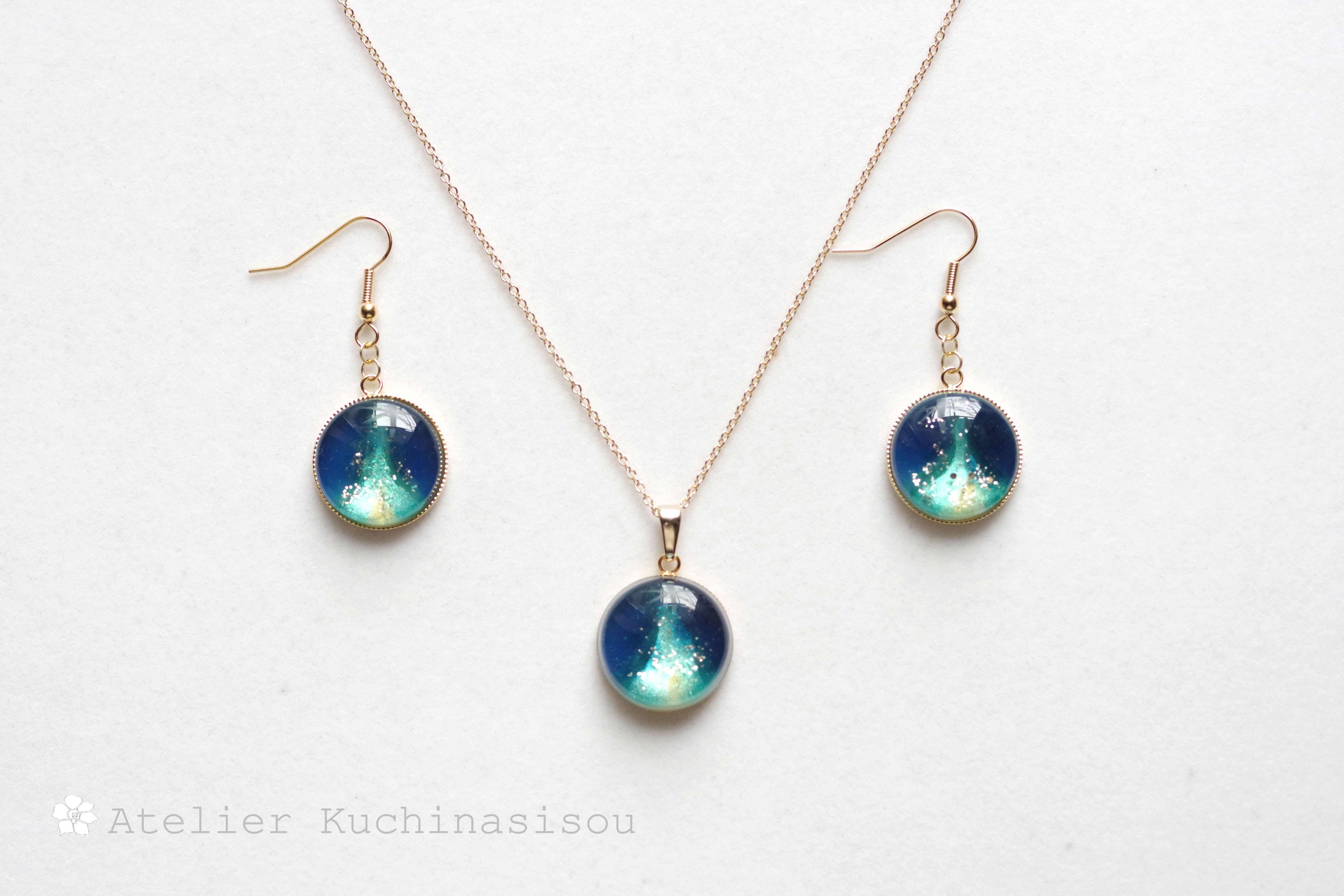 【Creema限定】レジンアート　ラウンドピアス/イヤリングとペンダント〈天の川〉