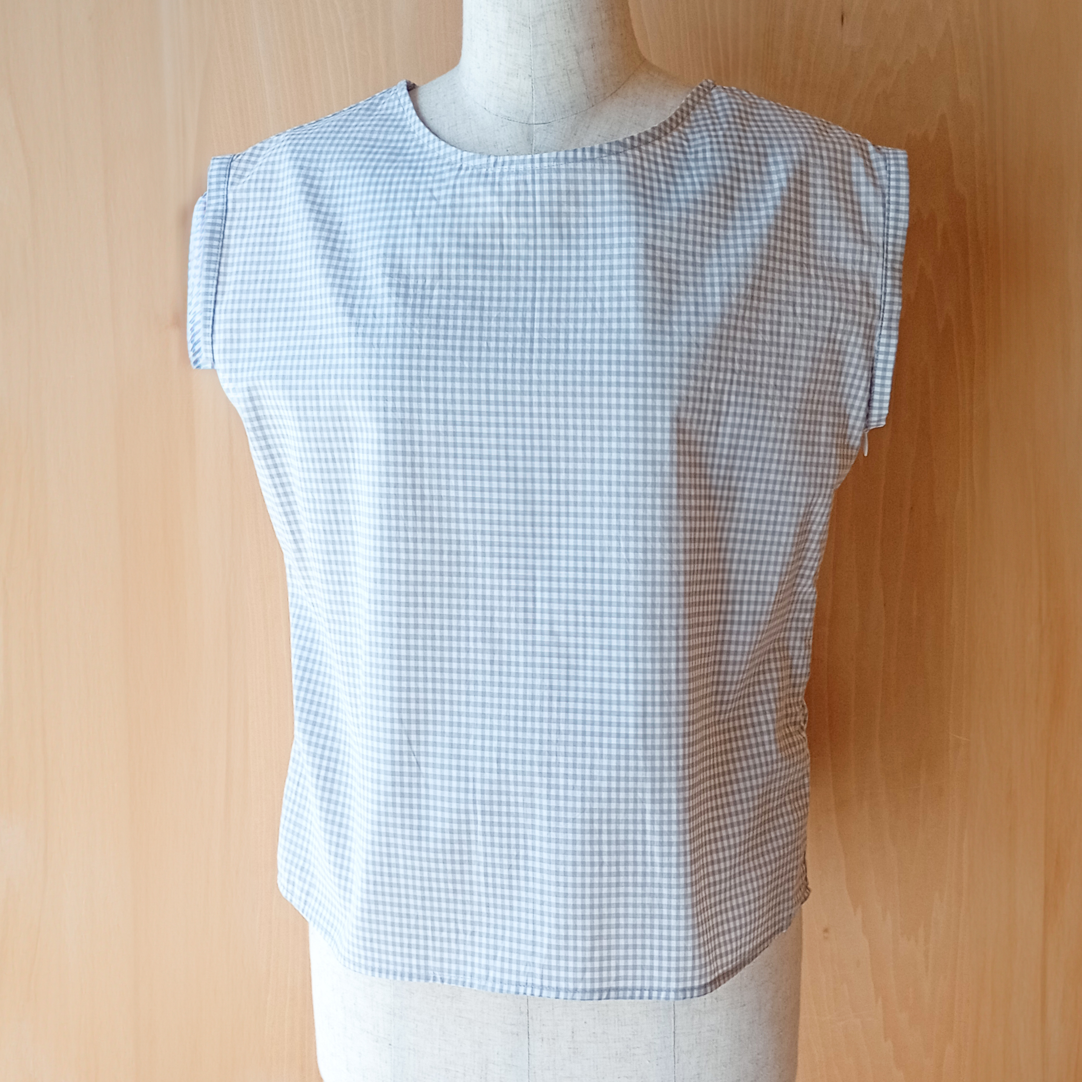 ギンガムチェック後ろプリーツトップス[ライトグレー]