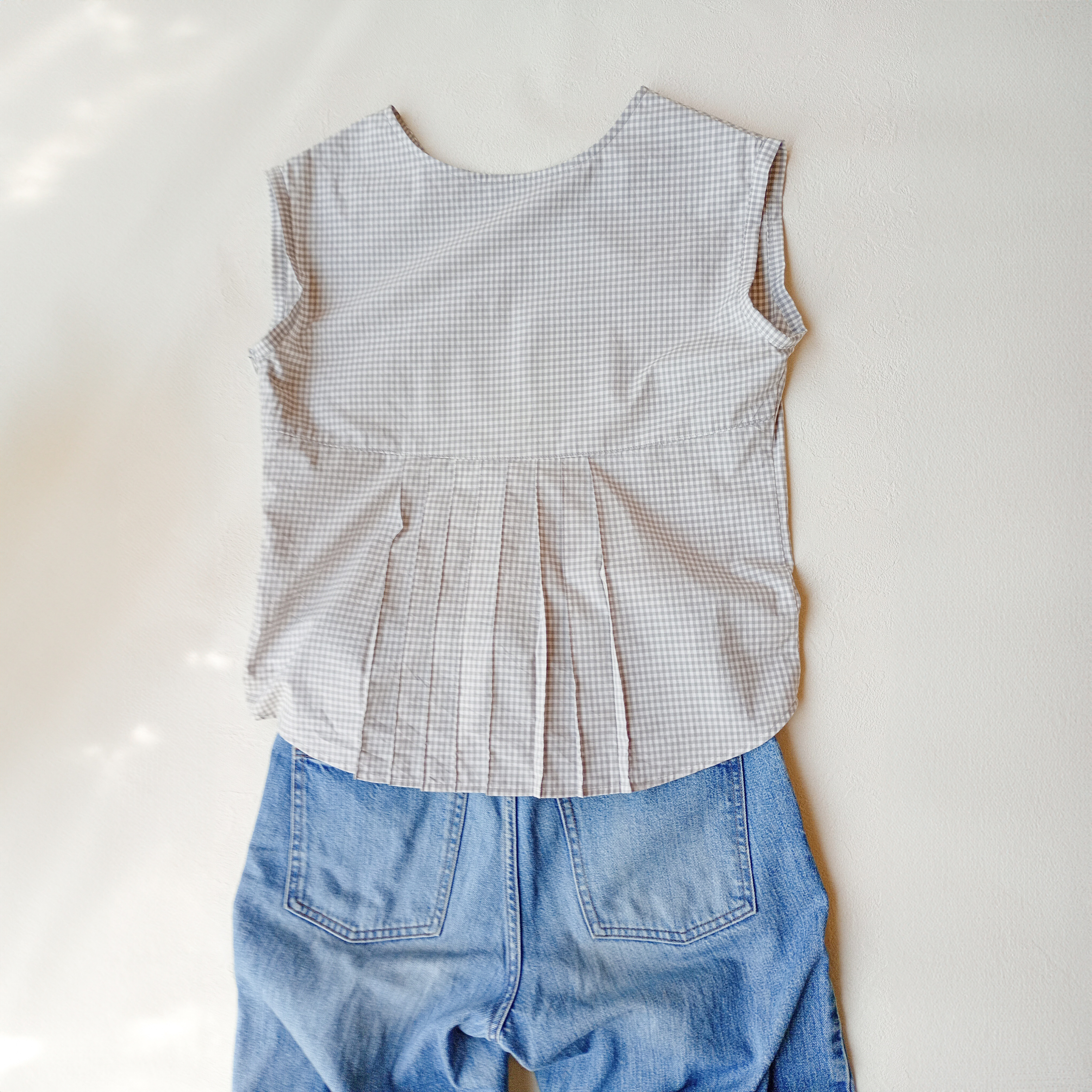ギンガムチェック後ろプリーツトップス[ライトグレー]