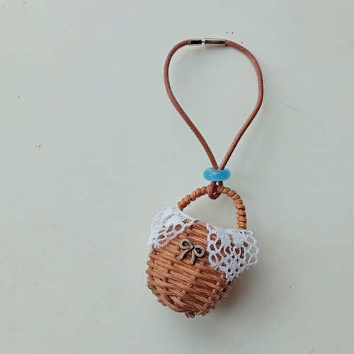 ミニチュア籐かごチャーム その他アクセサリー 花結び 通販 17896246