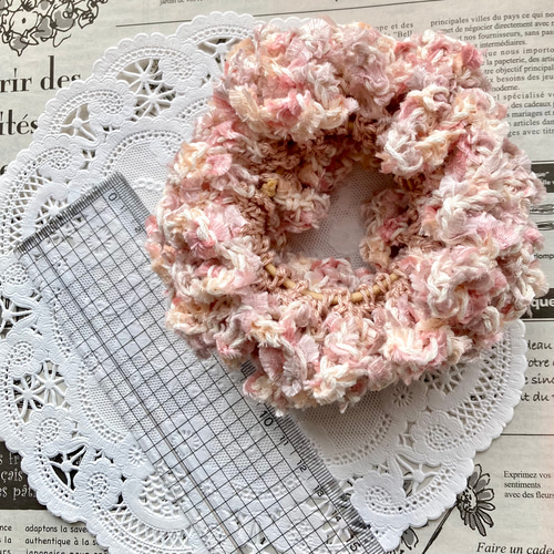 シュシュ ☆ ピンク ファンシーヤーン 手あみ ヘアゴム ヘア