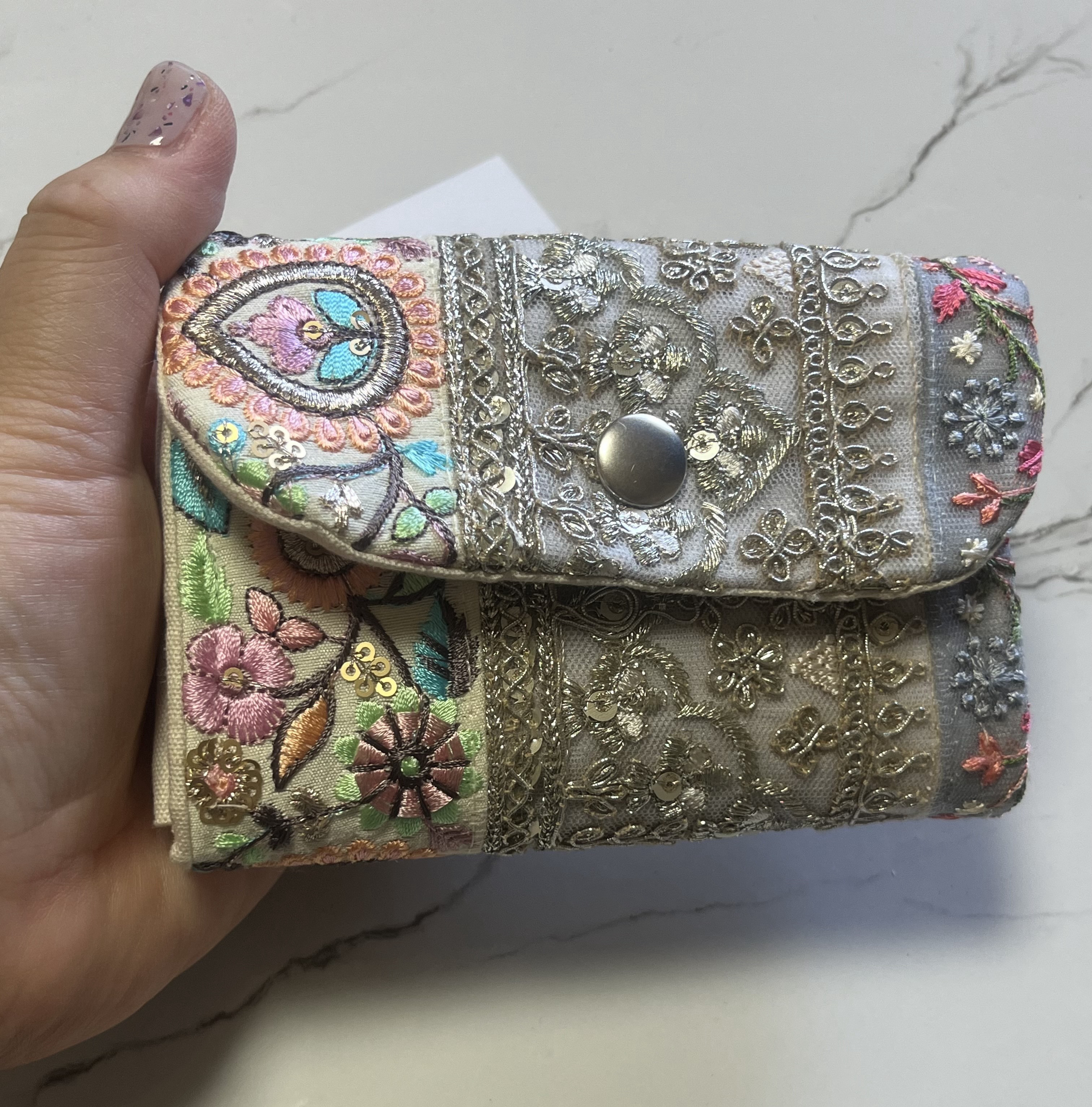 ラバリ刺繍 インド刺繍 ミニ財布 お手玉財布 9f9f4f7ecf905a21238ddd1adccbcb