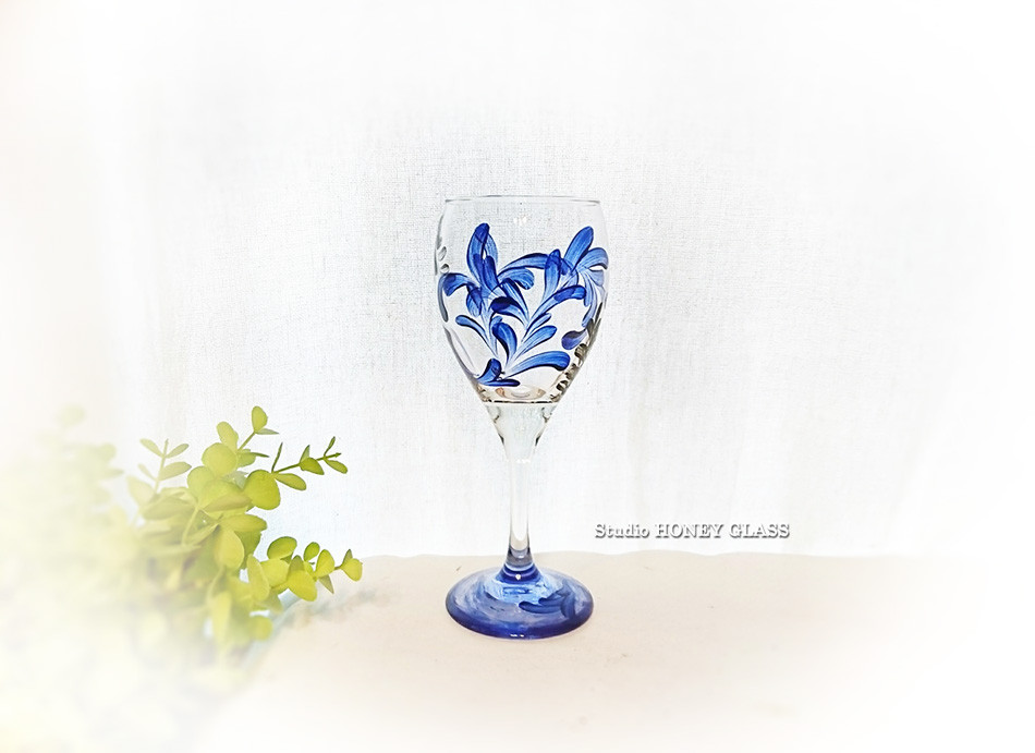 マッケンジーチャイルズ　ブルーミングワイングラス（グラスの下のガラス紫系） マッケンジーチャイルズ ブルーミングワイングラス（グラスの下