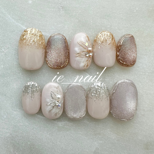 短めでも大人◎上品カラーのキラキラ夏ネイル ネイルチップ（つけ爪