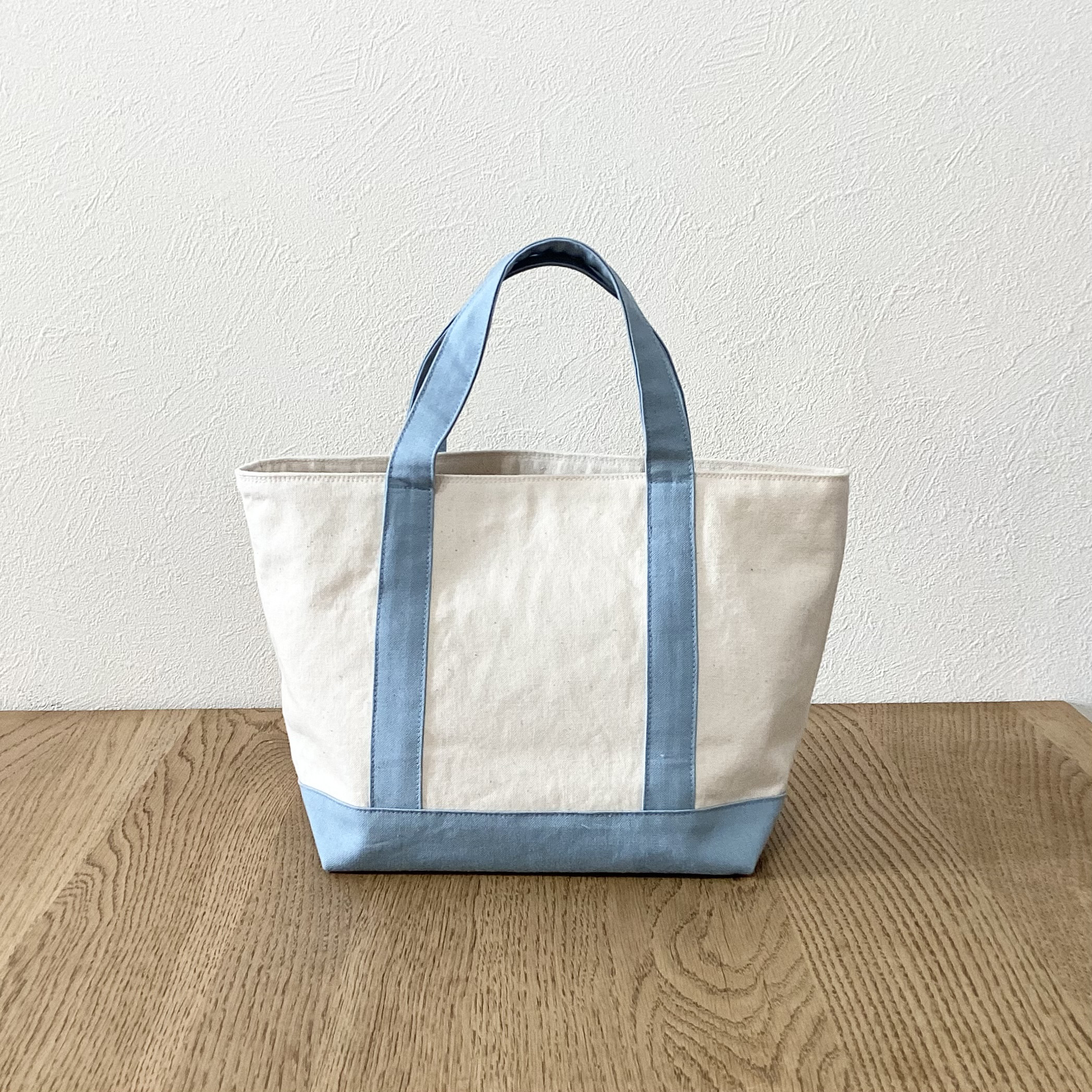 【mugi】あおりポケット付きトートバッグL 生成り×ネイビー　8号帆布 8号帆布トートバック（M）【B4-1】 - 藍染のストール