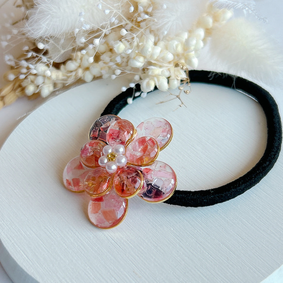 海洋プラスチックのお花ヘアゴム 2枚目の画像