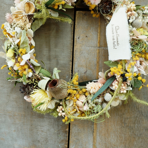 ヒカゲノカズラと木の実のほっこりリース