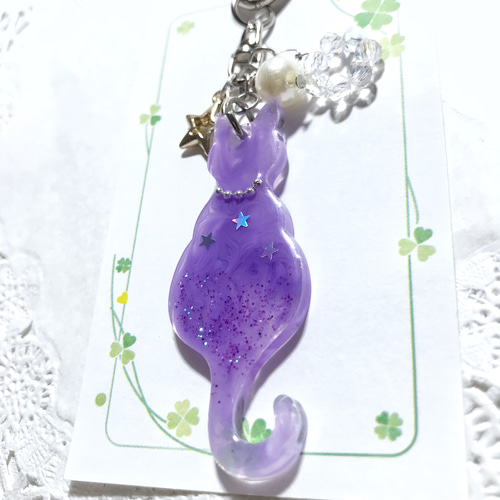 ネコキーホルダー チャーム キラキラ ハンドメイド レジン 猫