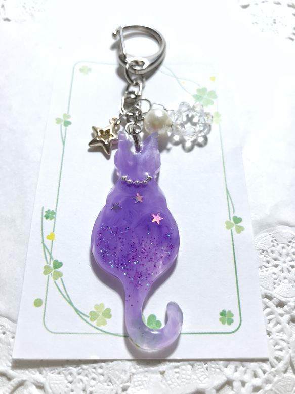 ネコキーホルダー チャーム キラキラ ハンドメイド レジン 猫
