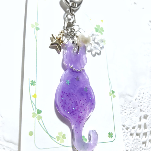 ネコキーホルダー チャーム キラキラ ハンドメイド レジン 猫