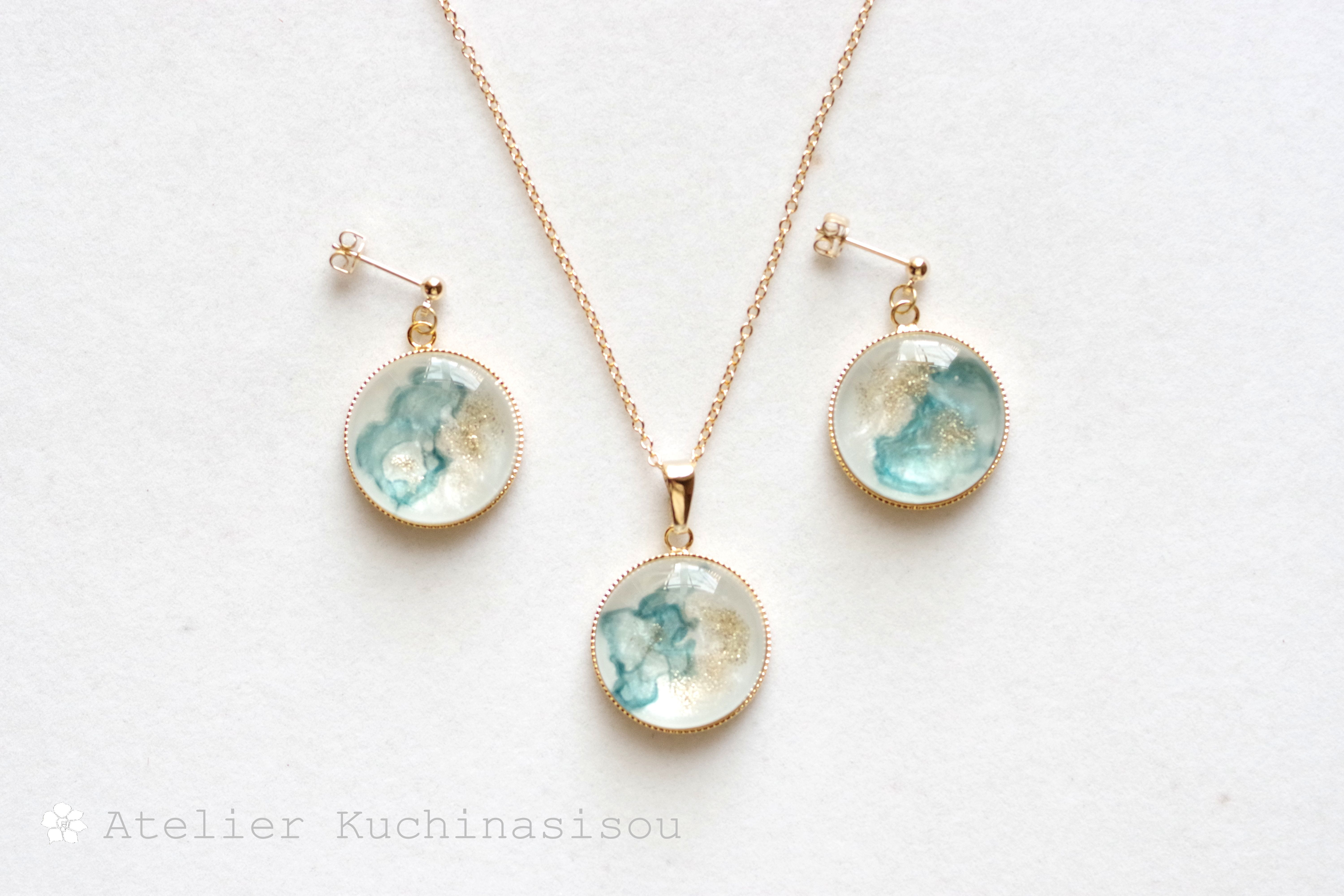 【Creema限定】レジンアート　ラウンドピアス/イヤリングとペンダント〈翠雨〉