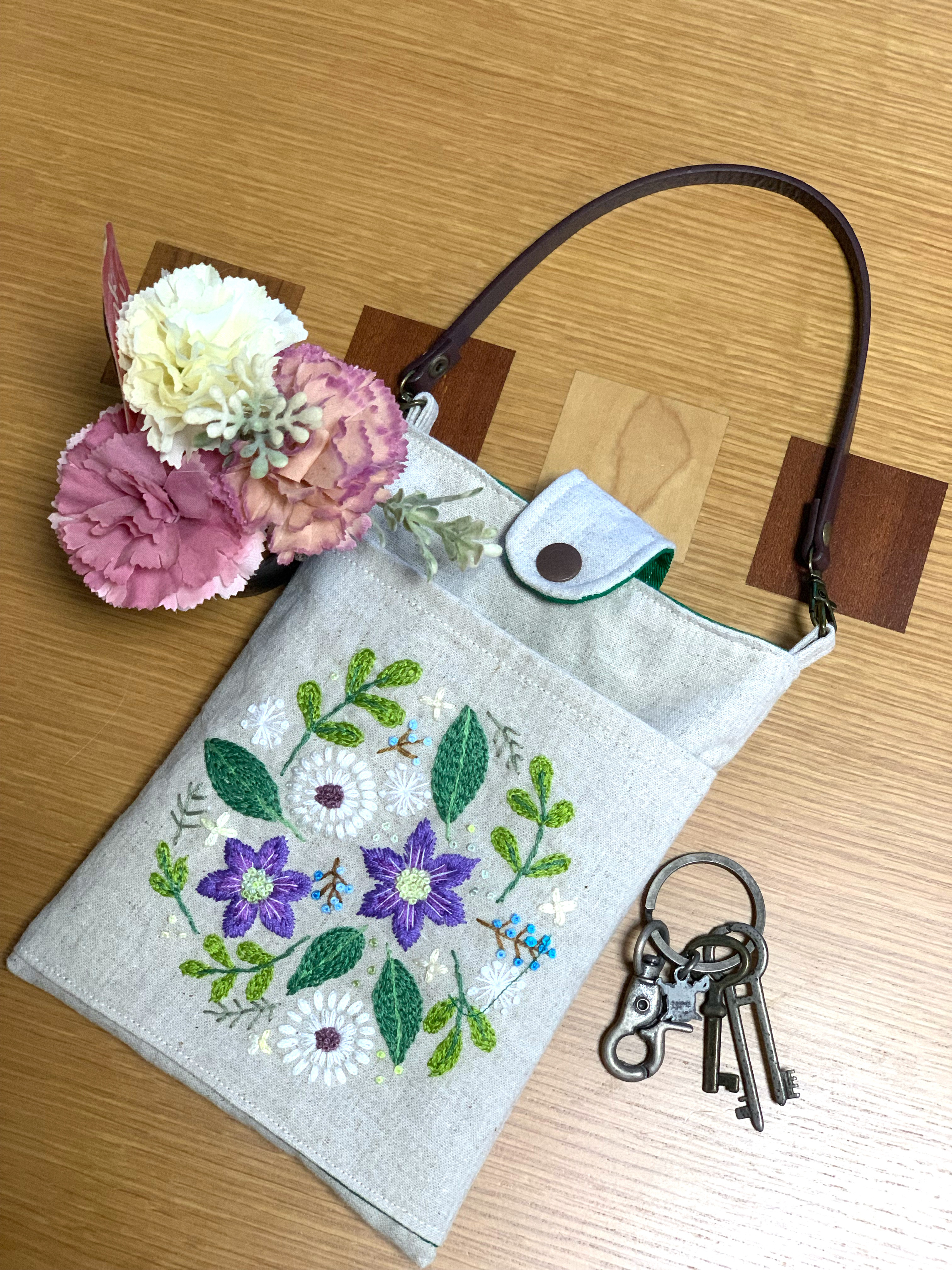 クレマチスのスマホバック