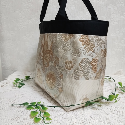 正絹帯リメイク☆横型大きめバッグ☆鼓／金糸／銀糸☆豪華