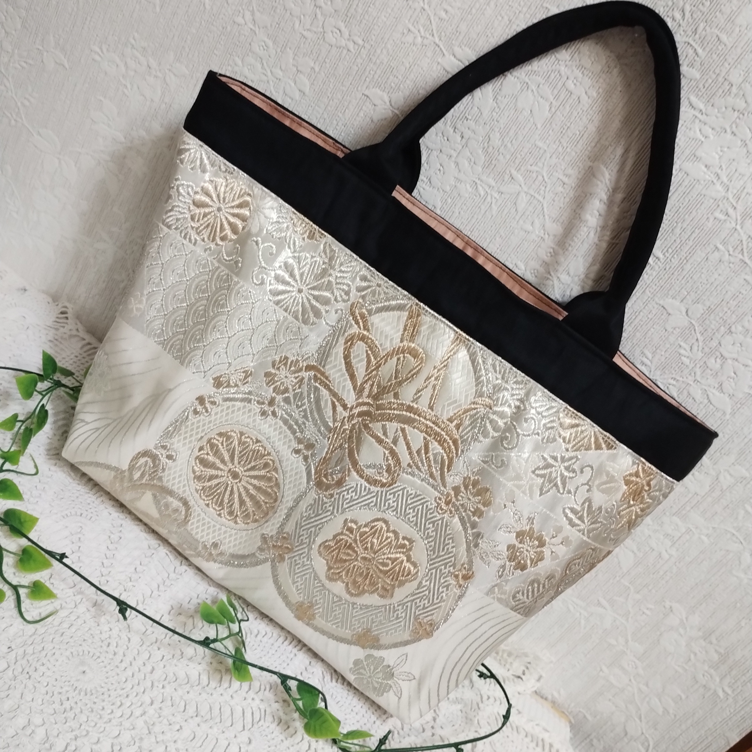 正絹帯リメイク☆横型大きめバッグ☆鼓／金糸／銀糸☆豪華