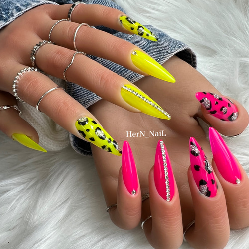 ネオンカラーシンプルヒョウ柄ギャルネイルチップ ネイルチップ（つけ